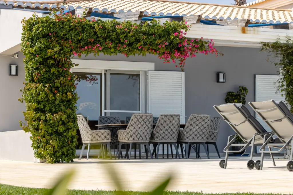 Buying property in the Western Algarve with upfront costs and deposit